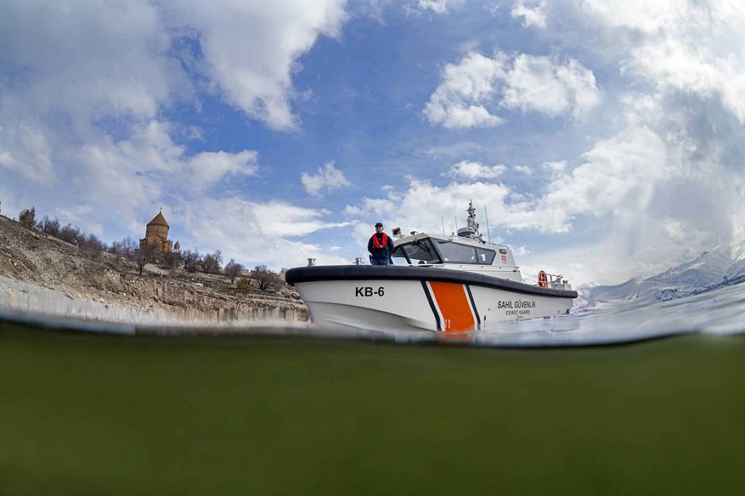 Gölde kale burcu ve duvar kalıntıları bulundu! Su altı turizmine katkı sağlayacak 5